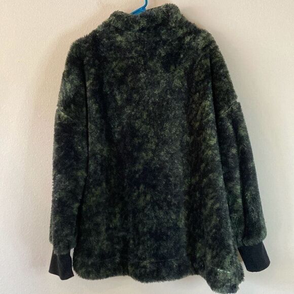 LuLaRoe Nancy Sherpa Fuzzy Teddy Jacket with Half Zip Size Medium - Picture 2 of 12